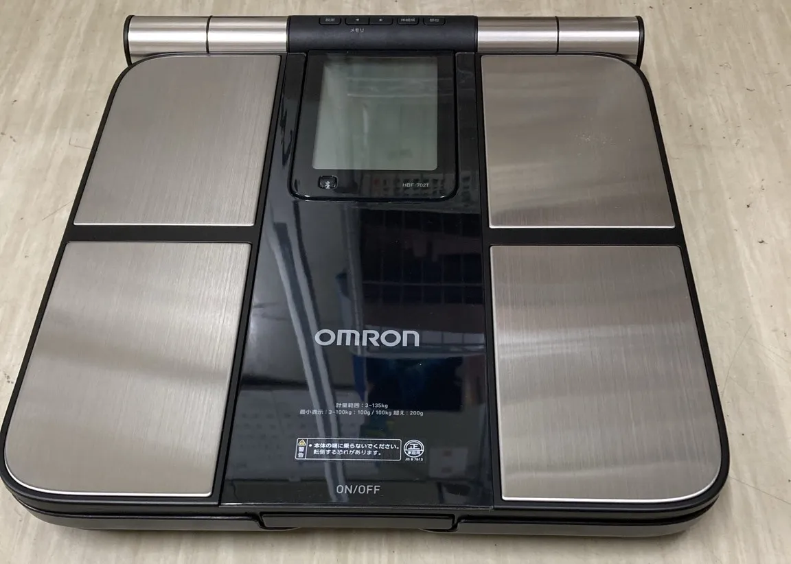 肥満症外来で使用する体組成計（オムロン カラダスキャン HBF-702T）1