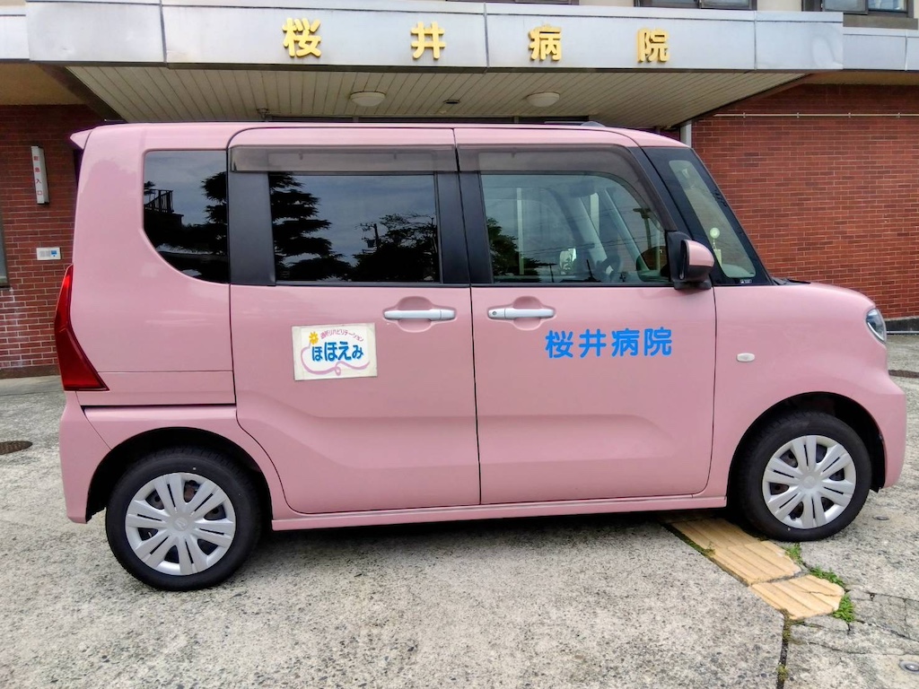 訪問診療の車２